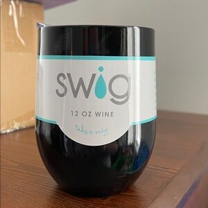 Swig Black Wine Tumbler